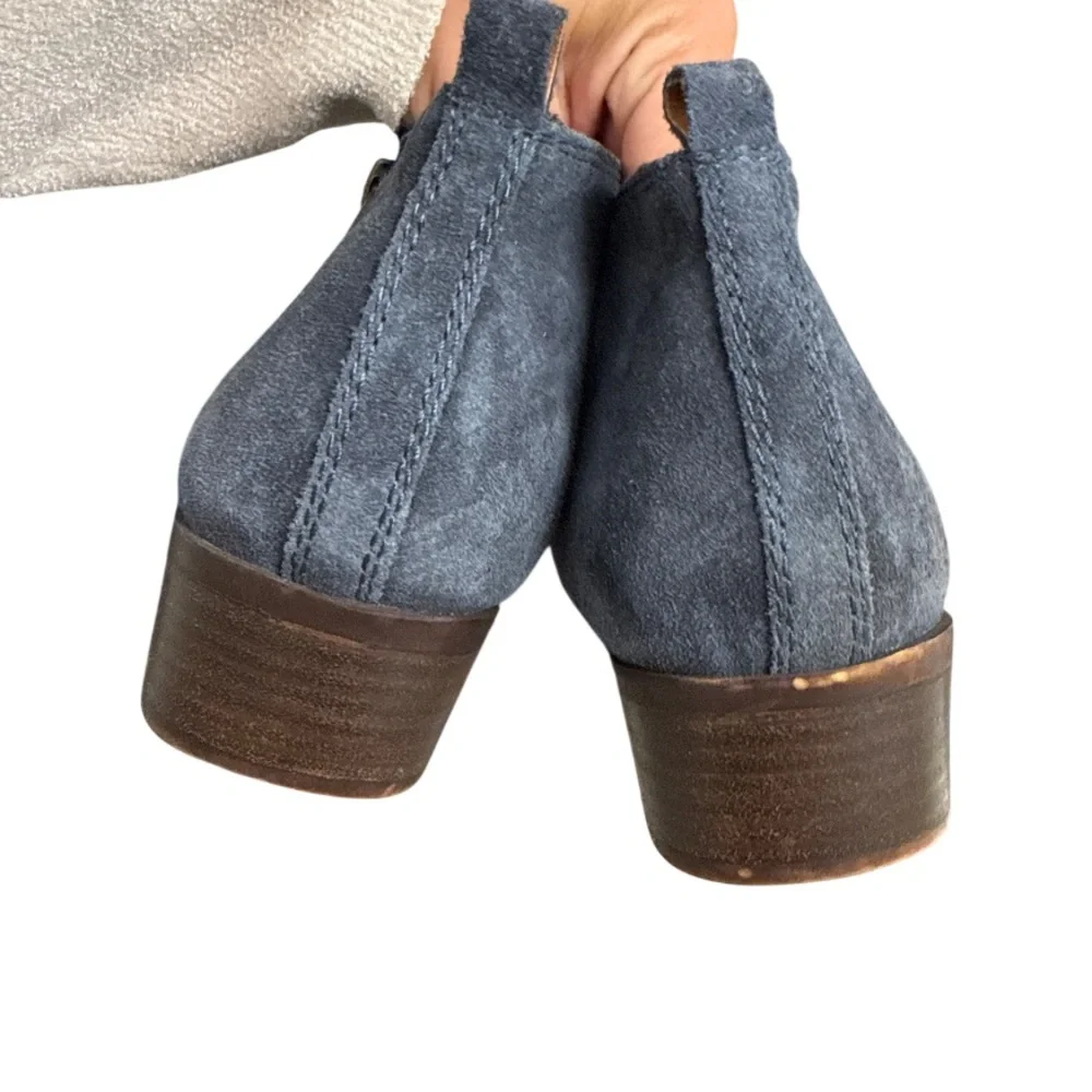 Lucky brand‎ Basel blue snake print reptile booties